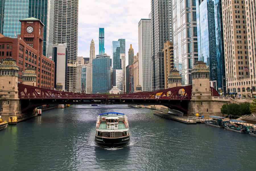 Chicago: Architektur-Bootstour mit Getränken. Foto: GetYourGuide