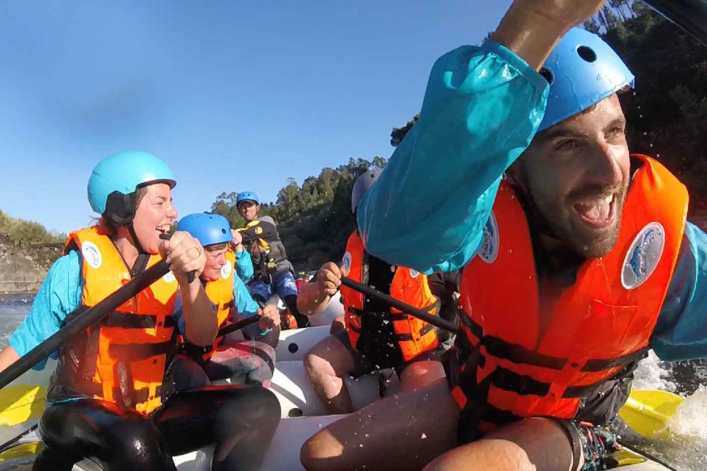 RADICAL ADVENTURE IN MELGAÇO: RAFTING ON THE MINHO RIVER