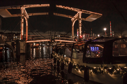 Amsterdam: Light Festival Cruise Onbeperkt drankjes en snacksAmsterdam: Light Festival Cruise met drankjes en hapjes