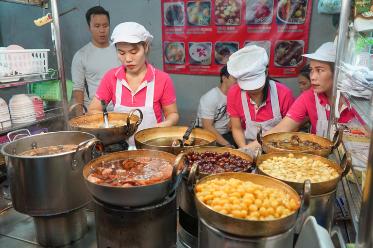Bangkok Night Foodie Tour in China Town