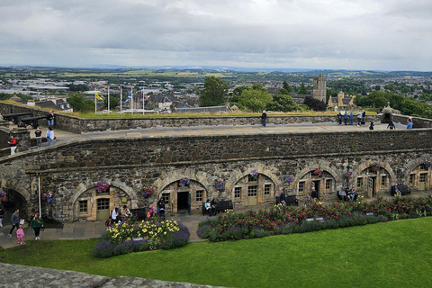 Glasgow: Stirling Castle & Falkirk Wheel Voyage