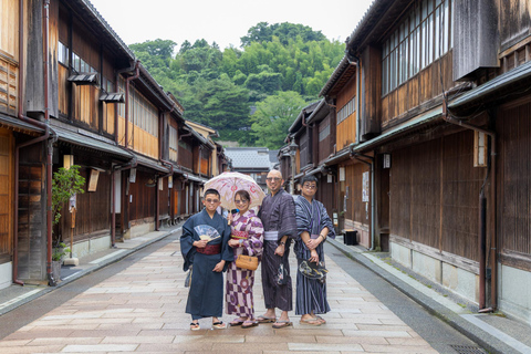 Kanazawa: Private Tour with Photographer and Photoshoot Kanazawa: Private Tour with Photographer - Half Day