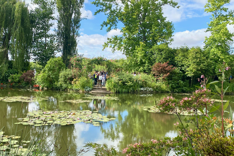 Giverny Half-Day Small-Group Tour from Paris – Max 7 Guests Giverny trip with Hotel Pick up