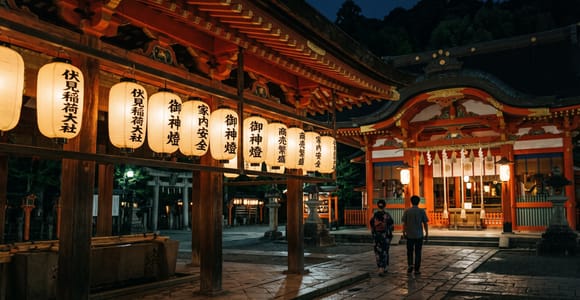 Kyoto: Fushimi Inari Night Walk, Gion & Izakaya Food Tour