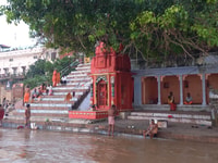 Sunrise boat tour - Housity