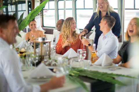 Darwin: Darwin Harbour Sunset Cruise with Buffet Dinner