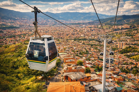 Medellín: Half-Day Tour to Comuna 13 & Exotic Fruit Market