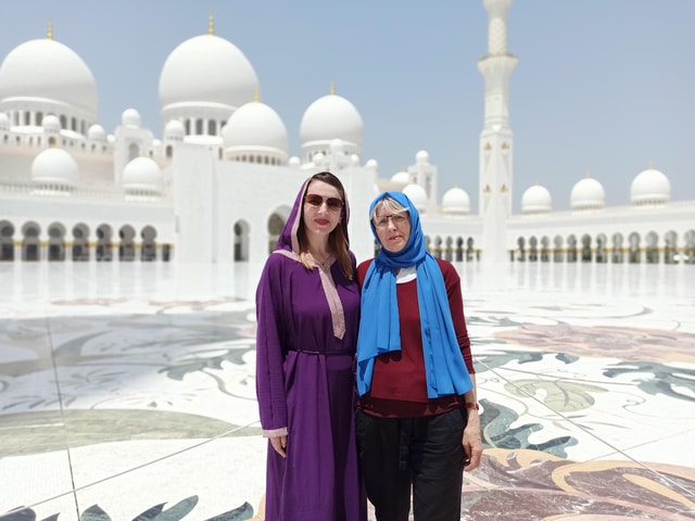 From Dubai: Abu Dhabi Grand Mosque Tour With Emirates Palace