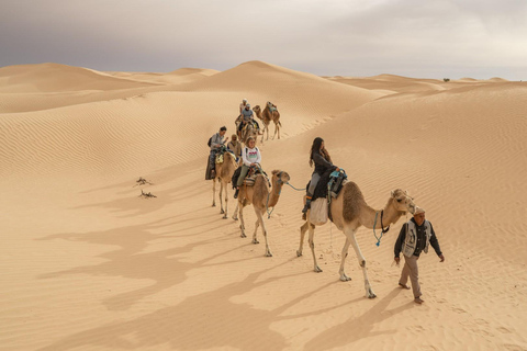 Deux jours et une nuit dans un campement, Ksar Ghilane de Djerba