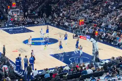 Minneapolis: Minnesota Timberwolves Basketball Game Ticket
