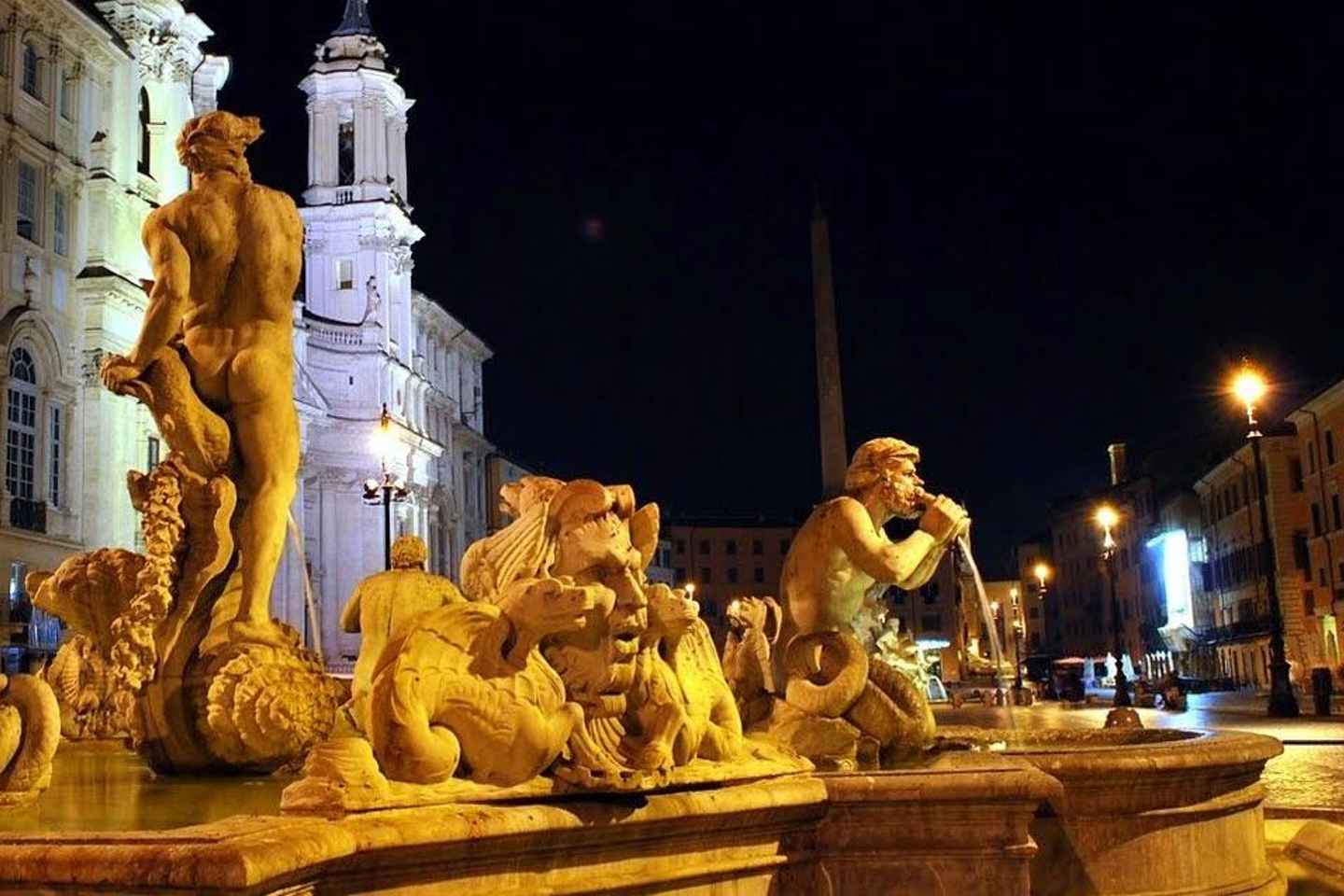Roma di Notte: Tour Con Autista, Degustazione e Vino
