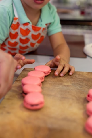 Paris: Kids in the Kitchen - Macaron