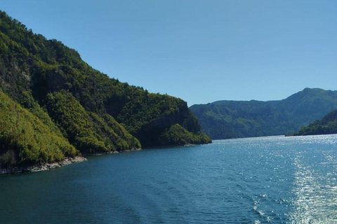 Desde Tirana/Durres: 2 días por el lago Komani, Alpes, Valbona y Kosovo