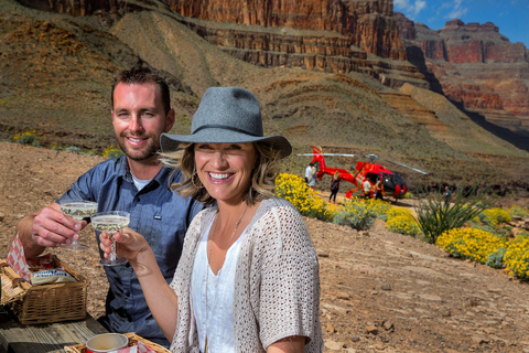 Las Vegas: helikopterlandingstour door de Grand CanyonVertrek bij zonsondergang