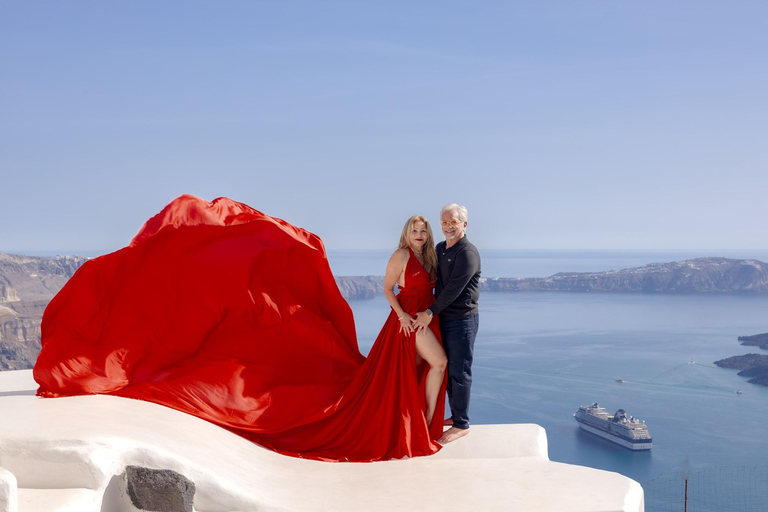 Santorini: Private Photoshoot with Dress Rental & Transfer