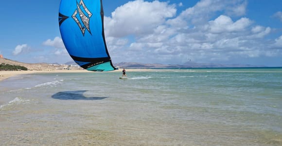 Kitesurfing on Fuerteventura: Top gear in Costa Calma