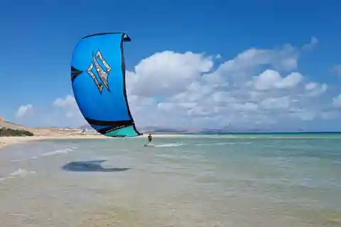 Kitesurfing on Fuerteventura: top equipment in Costa Calma