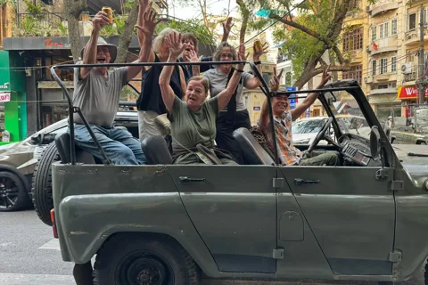 Hanoi: Excursión histórica en jeep