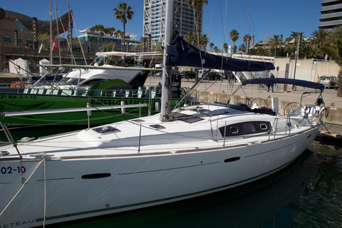 Barcelona: Exclusive Private Sailing Boat Cruise Barcelona: 2h Exclusive Sailing Boat Private Cruise