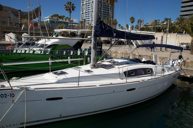 Barcelona: Exclusive Private Sailing Boat Cruise Barcelona: 2h Exclusive Sailing Boat Private Cruise
