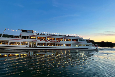 Bernkastel: Panorama boat tour 1 hour Lieser, Mülheim and back