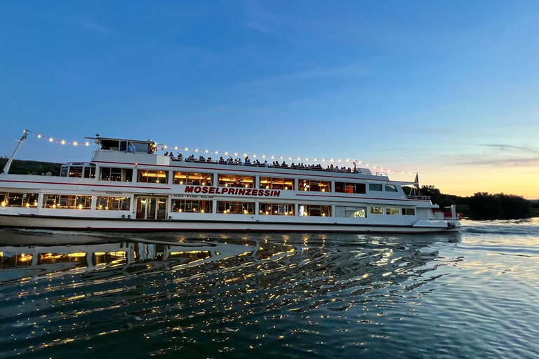 Bernkastel: Panorama boat tour 1 hour Lieser, Mülheim and back