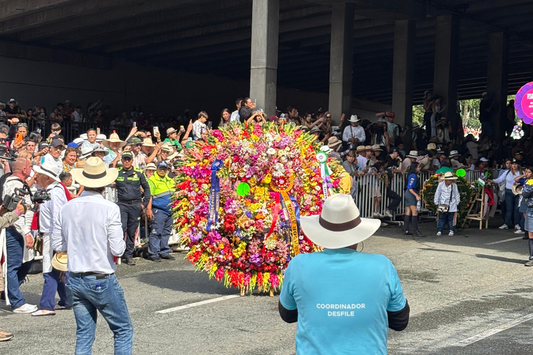 Silleteros Parade Sightseeing Tour with Front Box Included