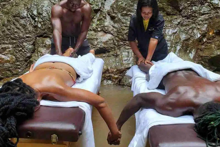 Ghana: Waterfall Massage with Lunch Experience