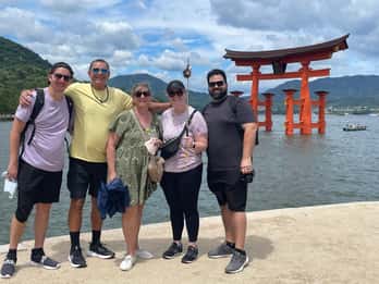 Hiroshima and Miyajima in One Day, Private Tour with a Licensed Guide