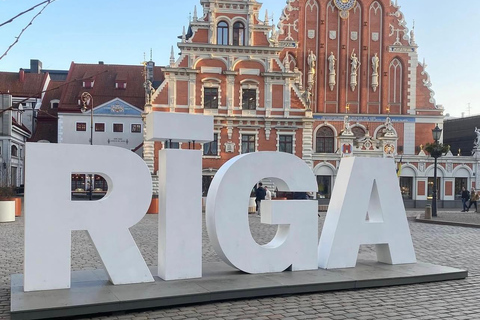 Riga: 2 in 1 - Old Town Walking Tour & Pub Crawl