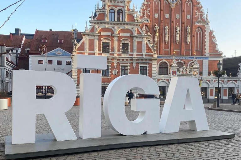 Riga: 2 in 1 - Old Town Walking Tour & Pub Crawl