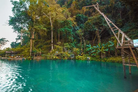 Desde Vientiane: excursión de 2 días a Vang Vieng con Blue Lagoon