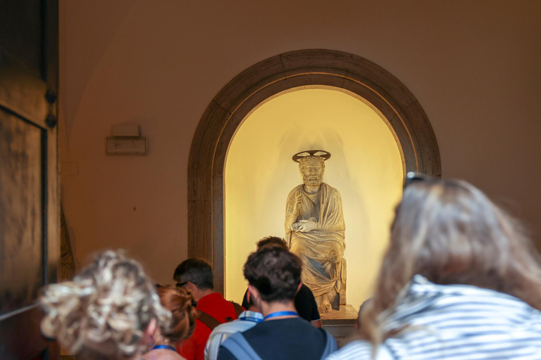 Rome: St. Peter’s Basilica & Underground Tombs Tour Group Tour in French