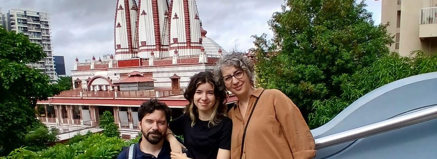 Pune : visite d'une demi-journée des sites sacrés avec collations (visite en voiture climatisée)