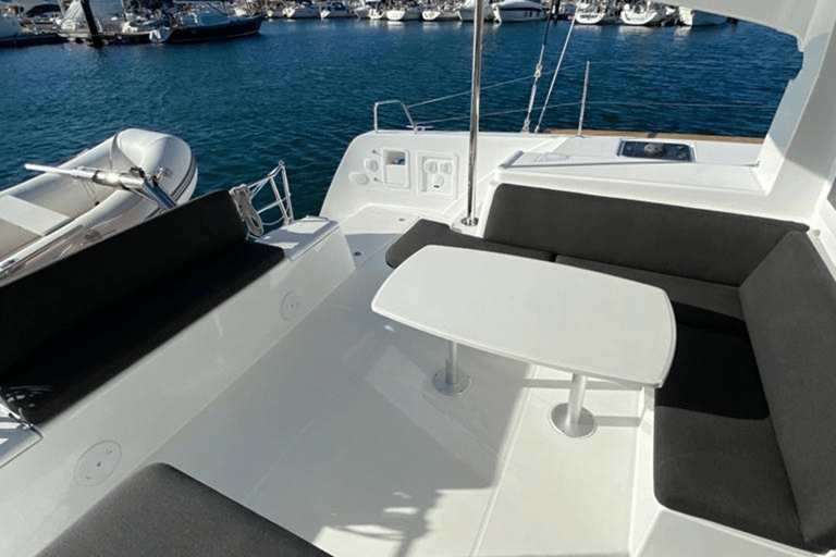 Lanzarote: Private Catamaran to Papagayo from Playa Blanca — 4 Hours Lanzarote: Cruise tour along the Papagayo Coast with Snacks & Activities