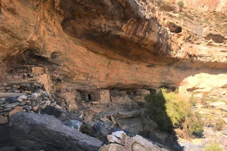 Tour Hoor-2 Days 1 Night In Jabal Shams (Canyon Oman) 2 Days,1 Night in Jabal Shams (Grand Canyon), Private Tour