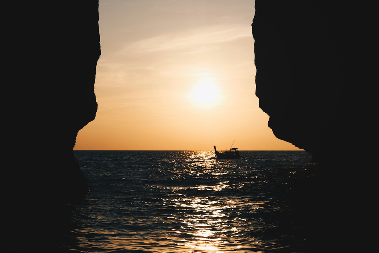 Phi Phi : Visite d&#039;une jounée de 7 îles à bord d&#039;une longue queue avec coucher de soleil