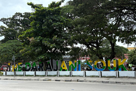 桑给巴尔石头城徒步导览和乔扎尼森林