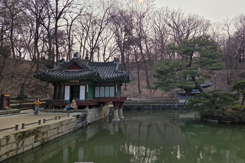 Seoul: Guided Walking Tour for Seniors with Breaks