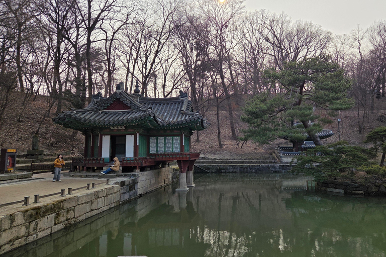 Seoul: Guided Walking Tour for Seniors with Breaks