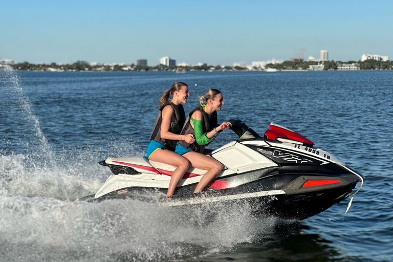 Miami: Aventura en moto acuática con paseo en barco desde el centro de la ciudad