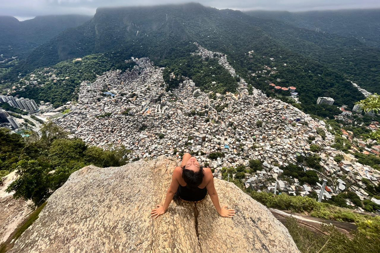 RIO DE JANEIRO:Two Brothers Hike &amp; Vidigal Favela experience