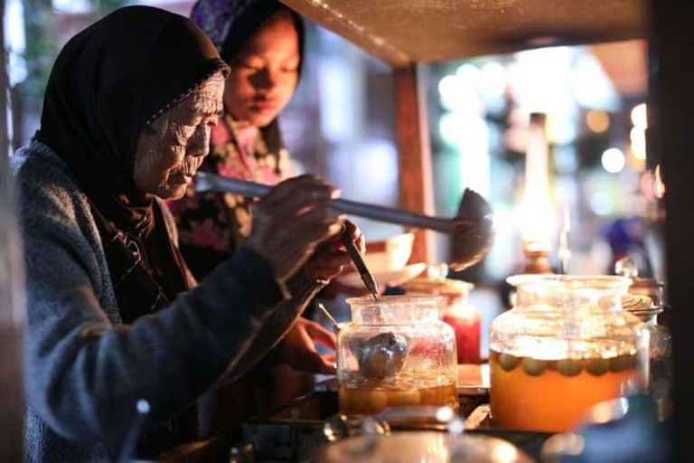 Yogyakarta: Guided City Walk and Food Tour