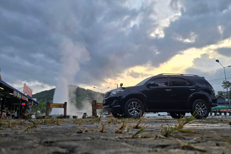 Da Chiang Rai a Chiang Mai: tour panoramico privatoDa Chiang Rai a Chiang Mai: tour privato con trasferimento panoramico