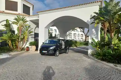 Private Transfer From Albufeira To Faro Airport By Minibus