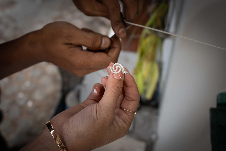 Zilveren sieraden maken in de buurt van het apenbos van Ubud