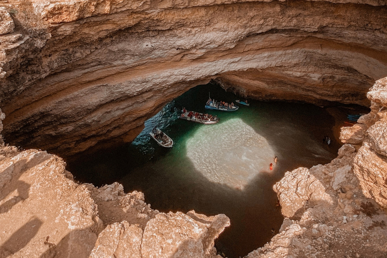 De Faro: Passeio de aventura na caverna de Benagil e muito maisDe Faro: Tour de Aventura à Gruta de Benagil