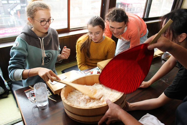 Osaka Dotonbori: Hand Roll Sushi Experience