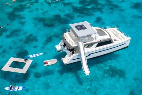 Phuket: Indigo Luxury Yacht to Phi Phi, Maya & Maithon
