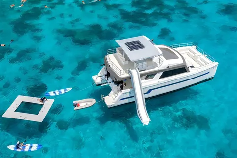 Phuket : Phi Phi, Maya&Maithon Tour-Catamaran Indigo avec déjeuner